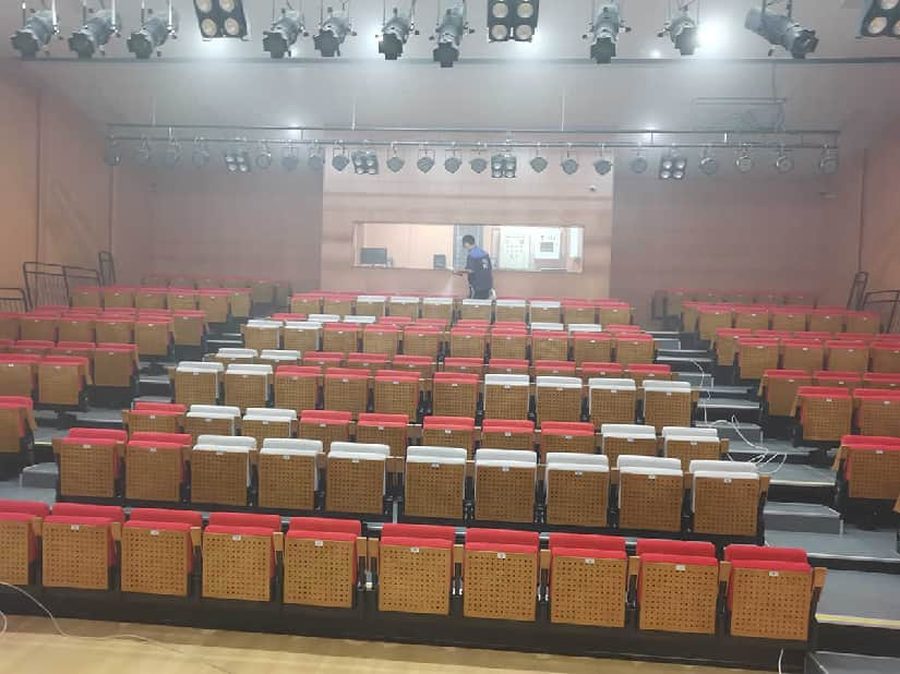 学校 · 报告厅治理